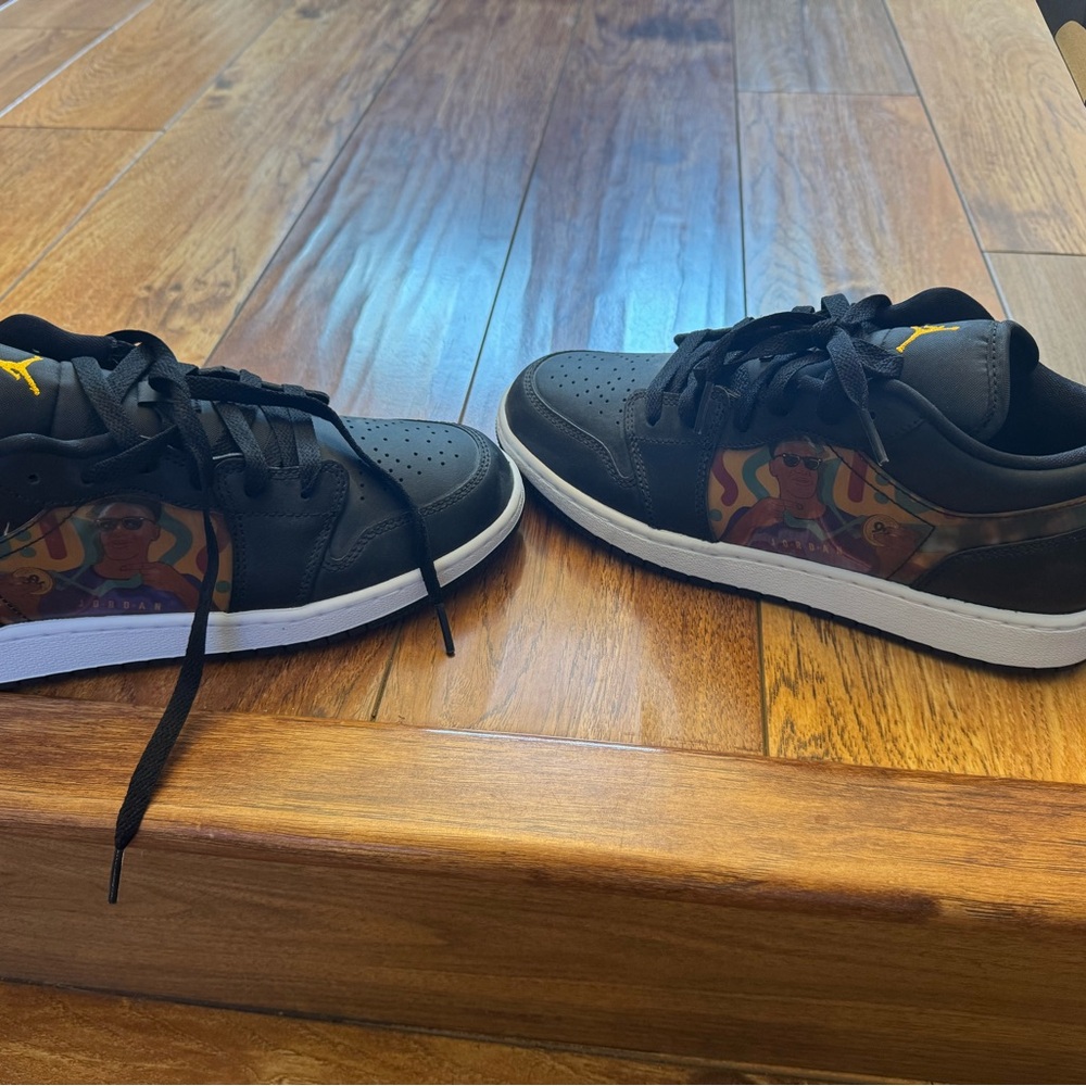 RARE Nike Kids' Sneakers - Black and Brown.
Worn once